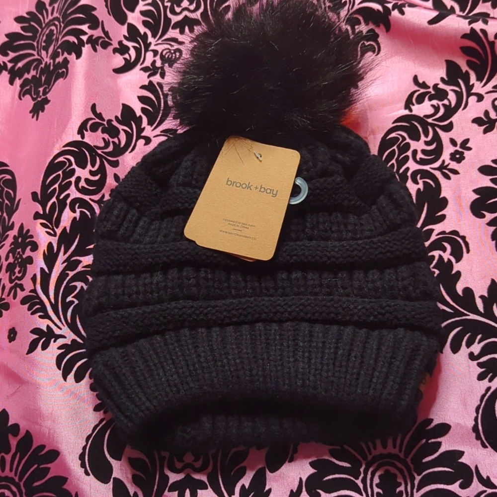 Brook and Bay pom pom hat